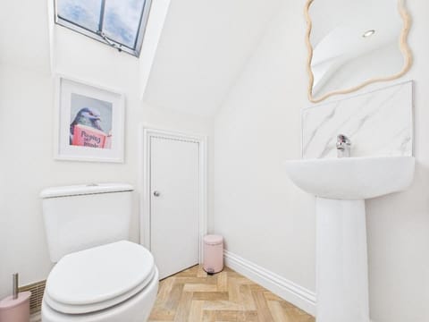 Little Dovecote Apartment in Hawick