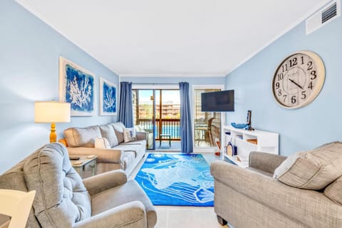 Communal lounge/ TV room, TV and multimedia, Living room, Photo of the whole room, Seating area, Evening entertainment