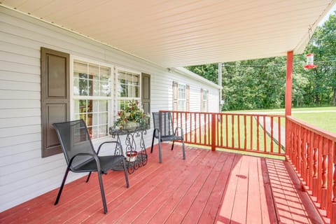 Large Private Yard Home 16 Mi to Fall Creek Falls House in Tennessee