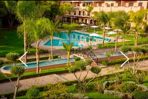 Day, Natural landscape, Swimming pool, sunbed