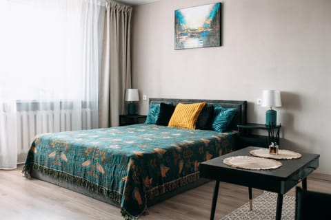 Bed, Living room, Photo of the whole room, Seating area, Bedroom