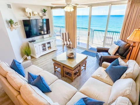 TV and multimedia, Living room, Evening entertainment, Sea view