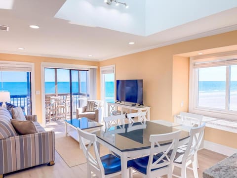 TV and multimedia, Living room, Seating area, Beach, Sea view