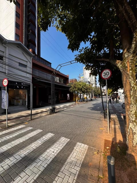 Neighbourhood, Street view, Location