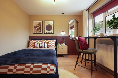 Bed, Photo of the whole room, Bedroom