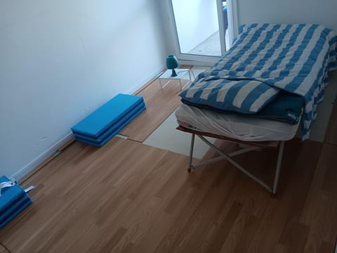 Olembe Garden Capsule hotel in Fontainebleau