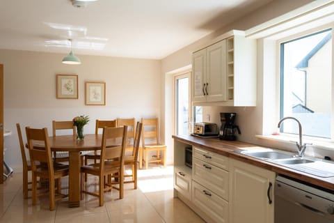 No 57 - Luxury Townhouse Dingle House in Dingle