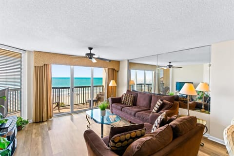 Balcony/Terrace, Living room, Seating area, Sea view