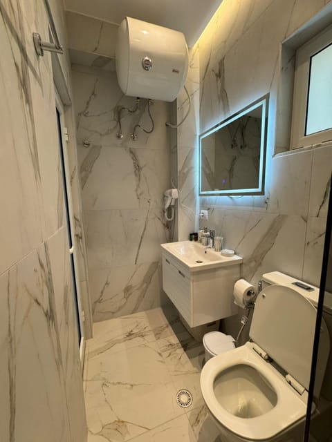 Vila England Bed and Breakfast in Sarandë