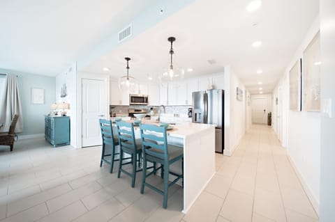 Blu 207 - Oceanfront - Luxurious Resort - Free Beach Svc Included Apartment in Okaloosa Island