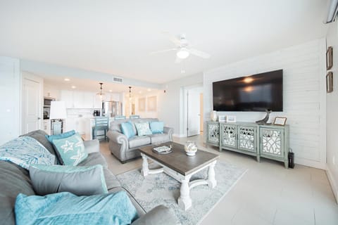 Blu 207 - Oceanfront - Luxurious Resort - Free Beach Svc Included Apartment in Okaloosa Island