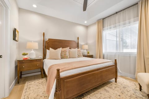 Bed, TV and multimedia, Bedroom