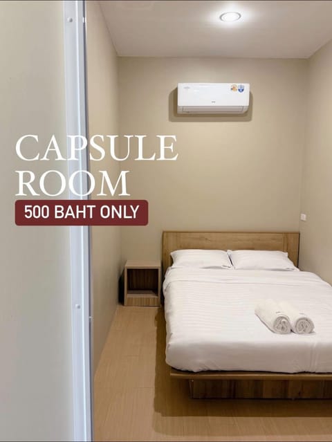 Bed, Bedroom, towels, air conditioner