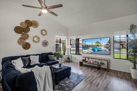 Azure Oasis-Saltwater Pool & Spa with Putting green! House in Indian Wells