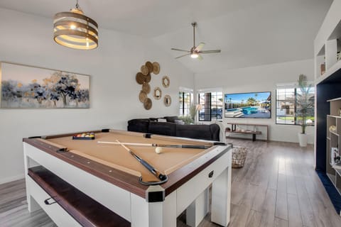 Azure Oasis-Saltwater Pool & Spa with Putting green! House in Indian Wells