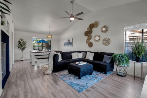 Azure Oasis-Saltwater Pool & Spa with Putting green! House in Indian Wells