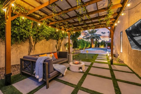 Azure Oasis-Saltwater Pool & Spa with Putting green! House in Indian Wells