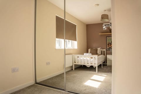 JustStay Glasgow - 3 Bedroom Luxury Villa with free parking Villa in Glasgow