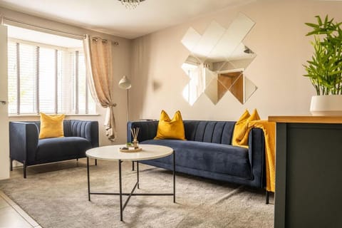 JustStay Glasgow - 3 Bedroom Luxury Villa with free parking Villa in Glasgow