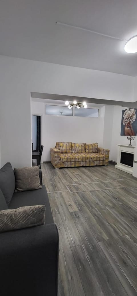 Bistro Centru Vechi Craiova Bed and Breakfast in Craiova