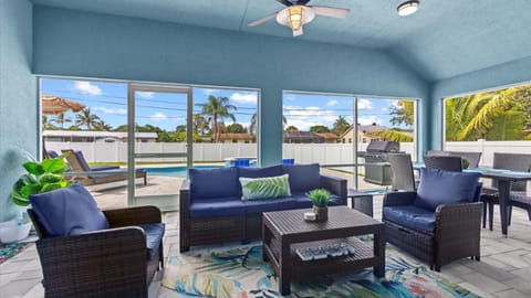 View (from property/room), Balcony/Terrace, Seating area