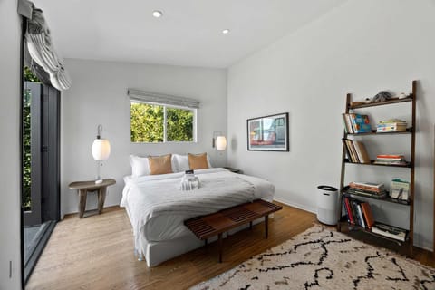 New Listing Midcity West Villa by Colby & Conrad House in West Hollywood