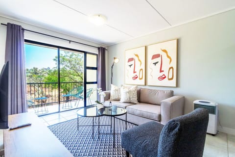 Patio, Living room