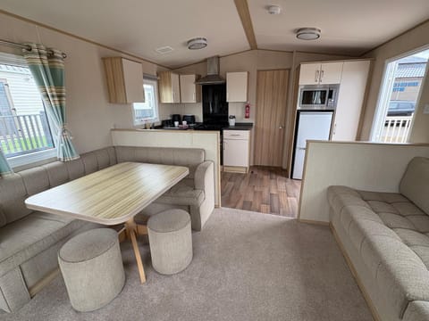 Summer breeze Apartment in Lossiemouth