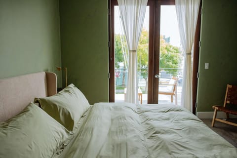 Cozy Charm in West Hollywood Bed and Breakfast in West Hollywood