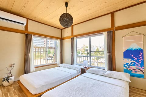 Bed, Photo of the whole room, Bedroom, air conditioner