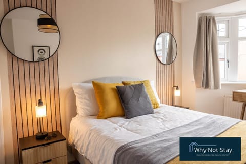 Stylish 5 bed home in Beeston House in Nottingham