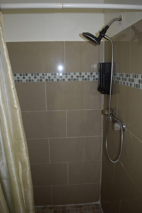 Drip Star Life Hostel Miami 3 Hostel in Golden Glades