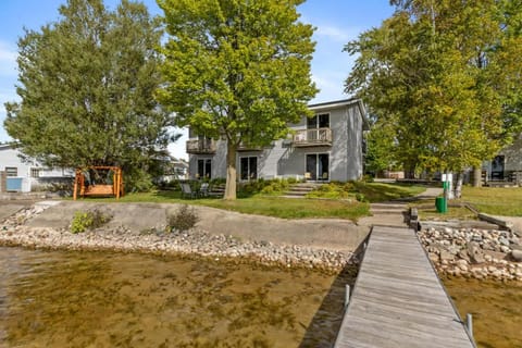 11 Family Lakefront Studios on Lake Missaukee - Sleeps 40 Inn in Michigan