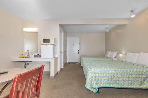 3 Cozy Combined Family Studios Inn in Michigan