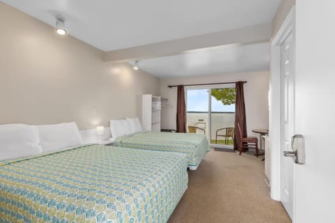 6 Cozy Combined Family Studios Inn in Michigan