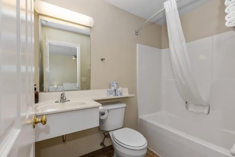 6 Cozy Combined Family Studios Inn in Michigan