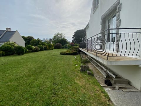 Maison lumineuse à Groix avec jardin - FR-1-813-33 House in Brittany