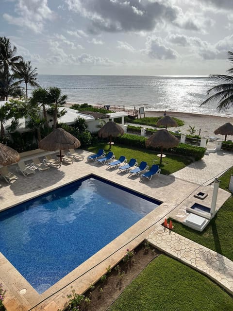 Day, Natural landscape, Beach, Pool view, Sea view, Swimming pool, sunbed
