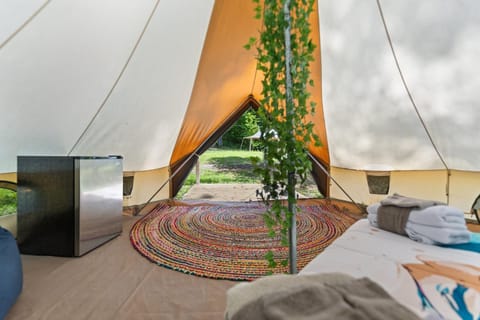 Forest Glamping Retreat with Hot Tub & Fire in Red River Gorge, Wooded with Full Bath House Luxury tent in Kentucky