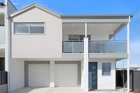 Property building, Balcony/Terrace