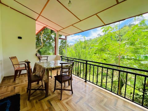 Day, Natural landscape, View (from property/room), Balcony/Terrace, Seating area, Dining area