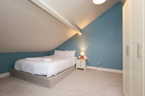 Perfect Bridgend Stay: Comfort & Space! Bed and Breakfast in Bridgend