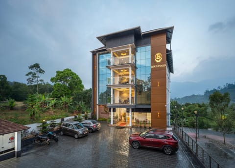 Facade/entrance, Parking