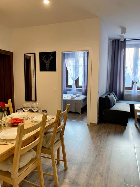 Bed, Photo of the whole room, Seating area, Dining area, Bedroom