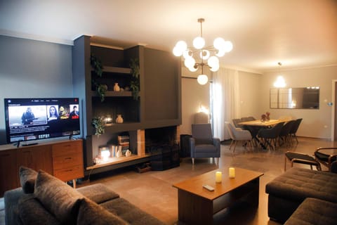 Living room, Seating area, Dining area