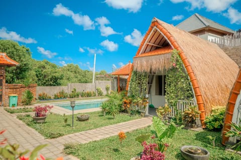 Property building, Garden, Garden view, Pool view
