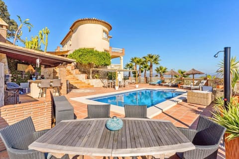 Property building, Day, View (from property/room), Pool view, Swimming pool, sunbed