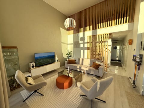 TV and multimedia, Living room, Seating area