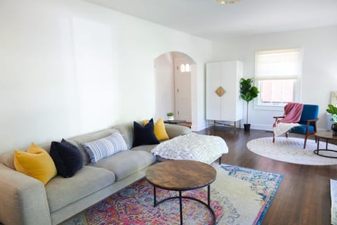 Living room, Seating area