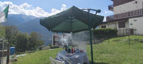 Stupenda vista sulle Orobie con giardino e barbecue Apartment in Province of Brescia
